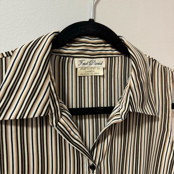 Sheer Vintage Sleeveless Blouse - Picture 2 of 5